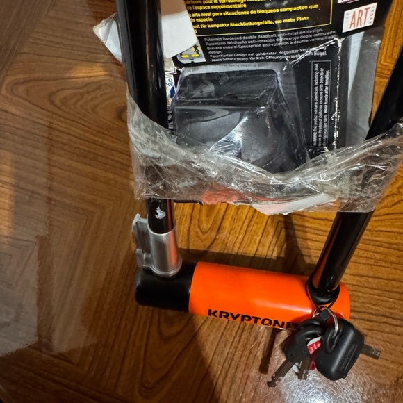 Kryptonite Evolution U-Lock with Keys Mini 9 - Picture 3 of 5